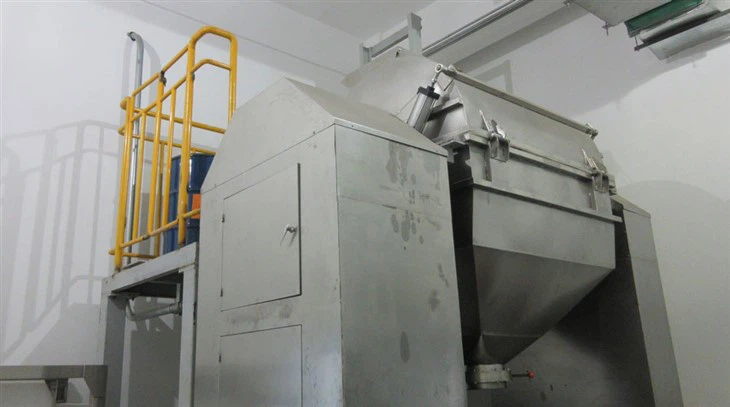 Ultrafine ball mill